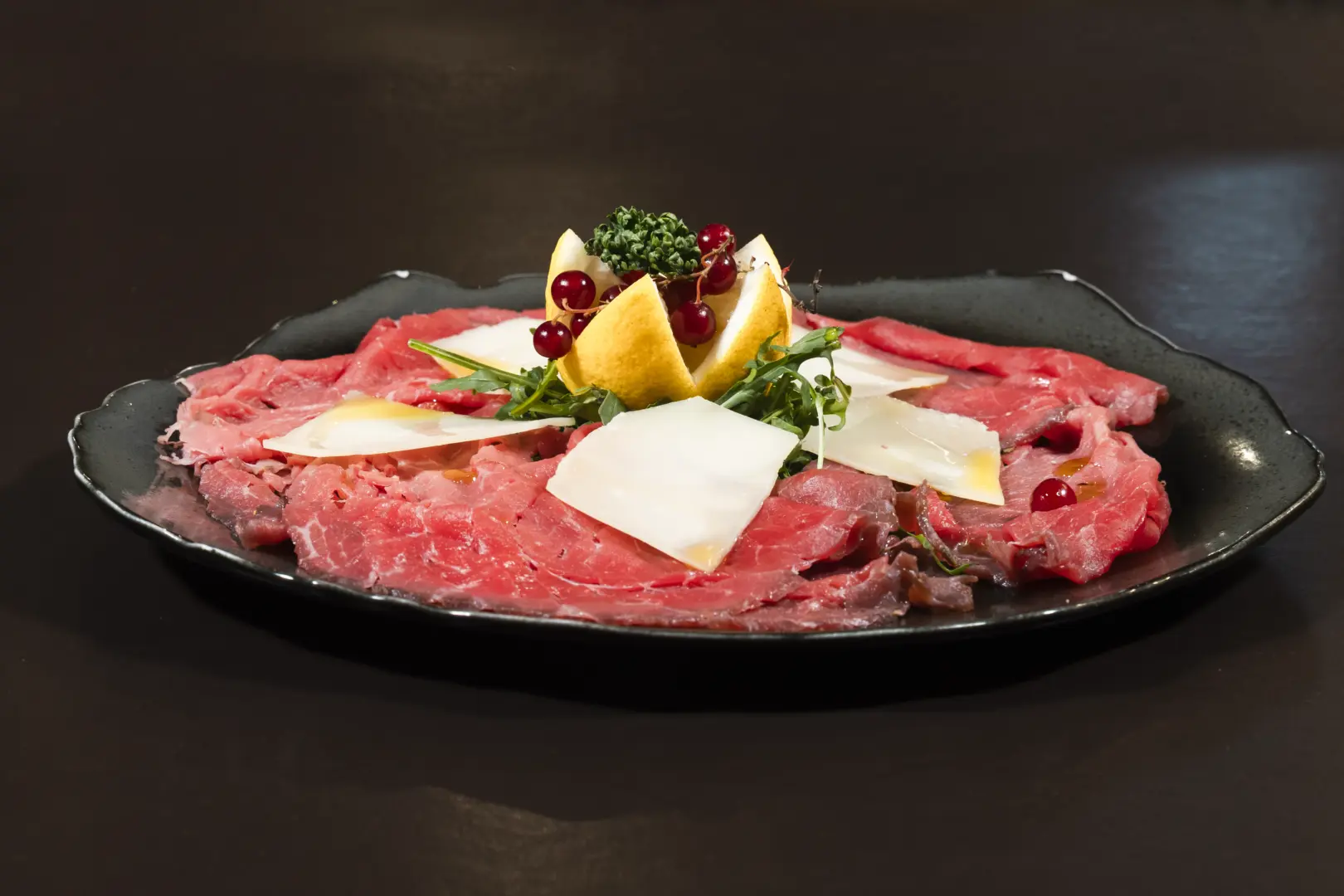 Carpaccio di manzo con scaglie di Grana
