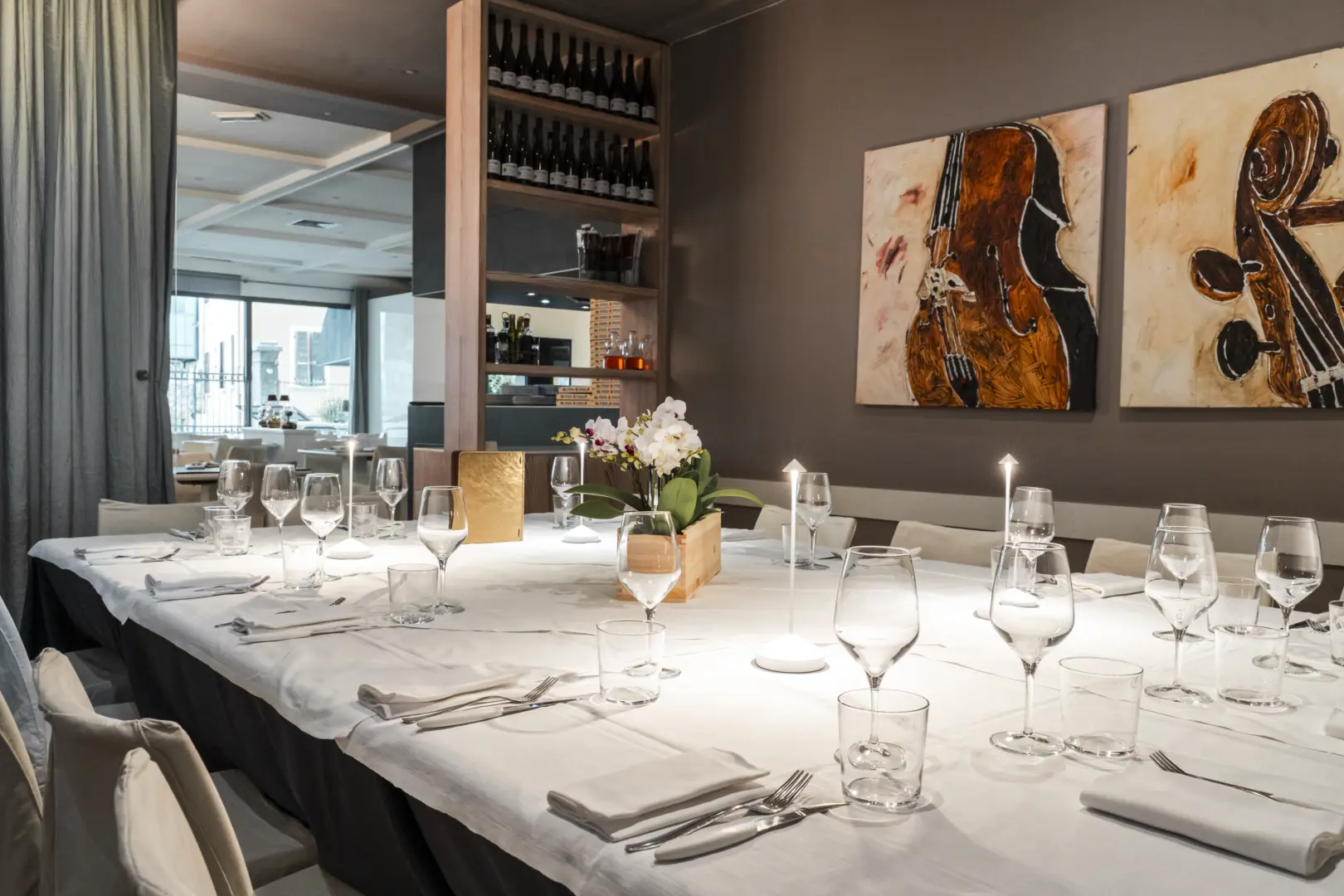 Bouganville dining room set for a group dinner